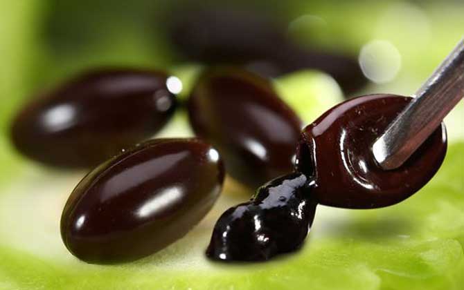 蜂膠膠囊是騙局嗎?不一定都是騙局,但效果被有意的神話了! 蜂膠膠囊