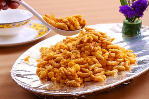 蜂蛹和蠶蛹有什么區(qū)別（蜂蛹和蠶蛹的營養(yǎng)價(jià)值一樣嗎）