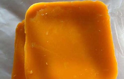 蜂蠟和蜂巢的區(qū)別 蜂蠟和蜂巢的區(qū)別