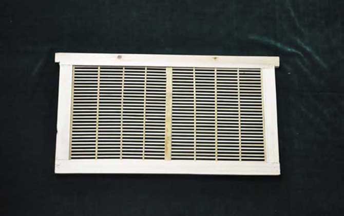 新手養(yǎng)蜂必備工具(養(yǎng)蜂需要哪些工具) 新手養(yǎng)蜂必備工具(養(yǎng)蜂需要哪些工具)